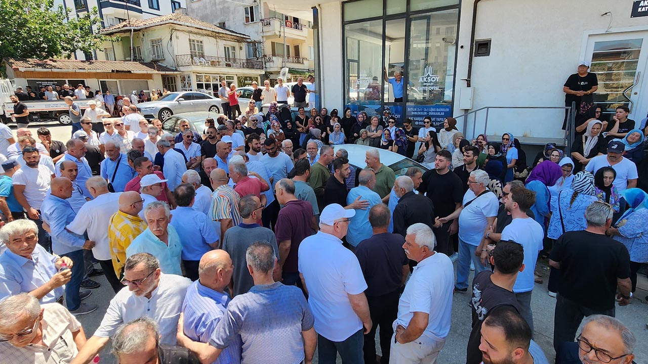 Yalova Cinarcik Esenkoy Trafik Kaza Vefat Ak Parti Meclis Uye Cenaze Toren (1)