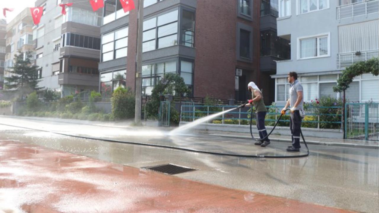 Yalova Ciftlikkoy Temizlik Isleri Mudurluk Karasinek Ilaclama (3)