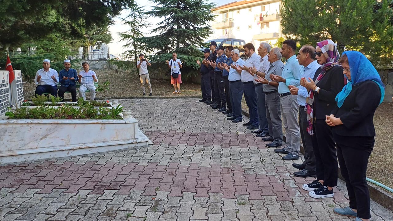 Yalova Cinarcik 15 Temmuz Milli Birlik Gun Kutlama Protokol Sehit Aile Ziyaret (2)