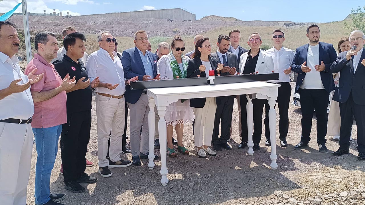 Yalova Loca Avrasya Kucuk Sanayi Sitesi Temel Atma Toren Vali Il Muftu (1)