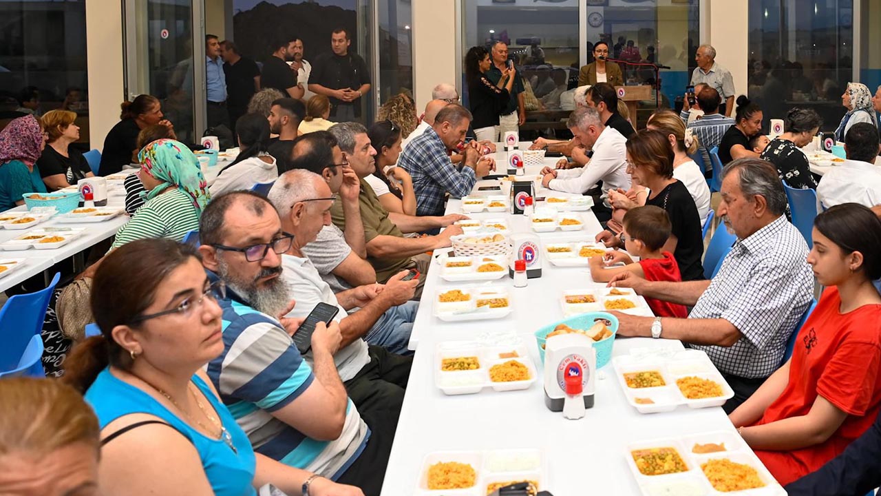 Yalova Vali Muharrem Ay Cem Vakfi Oruc Iftar Yemek (4)