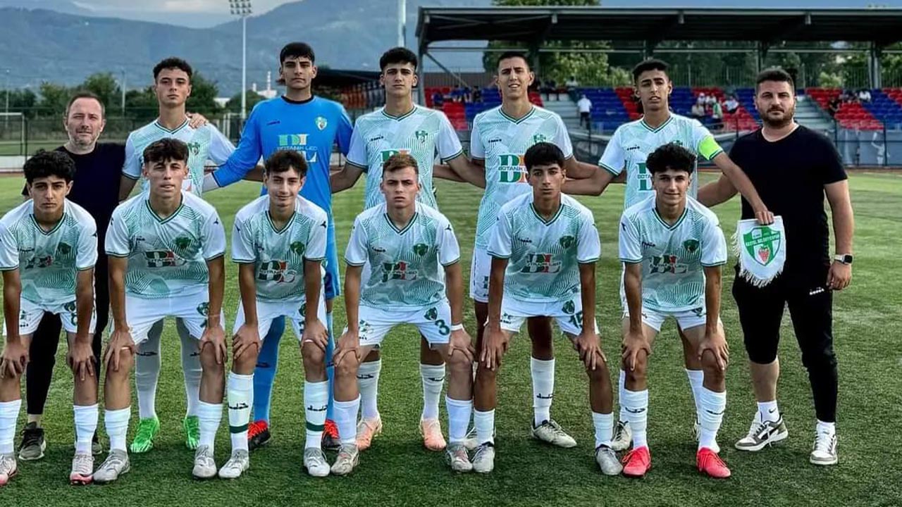 Yalova Acarspor U17 Turkiye Sampiyona Futbol Takim (7)