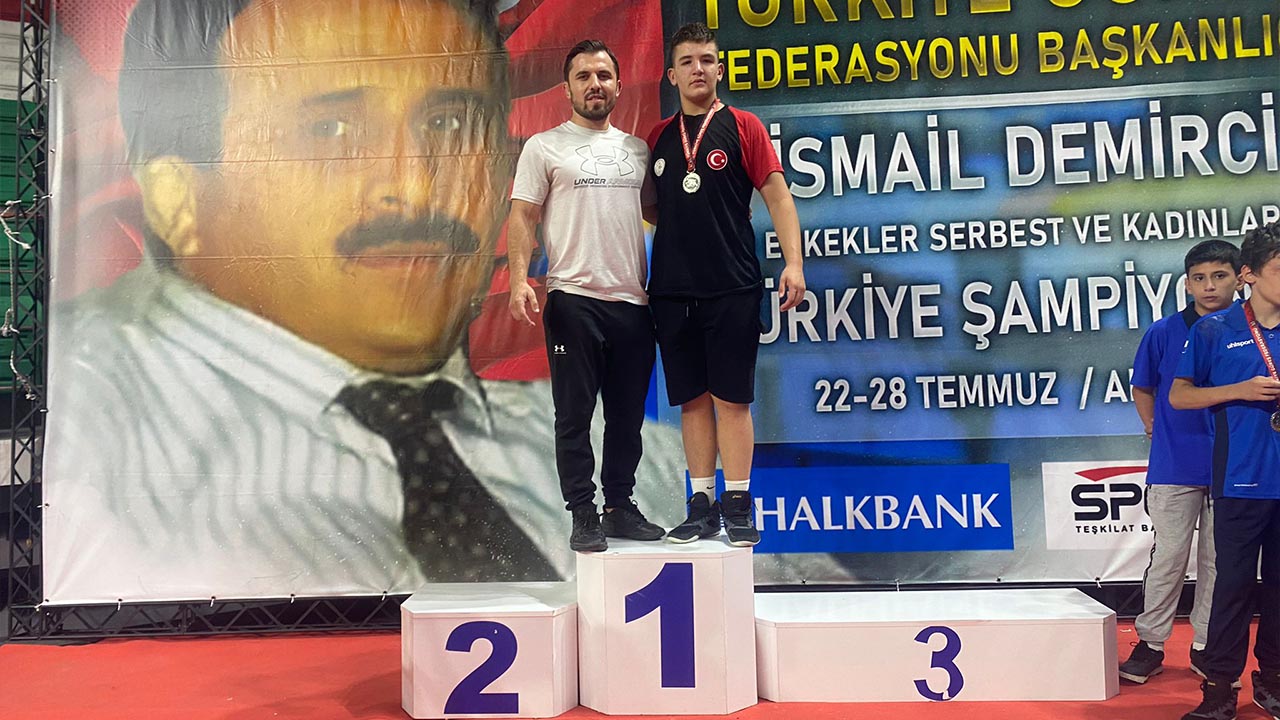 Yalova Belediyesor Guresci U13 Turkiye Sampiyona Gumus Madalya (1)