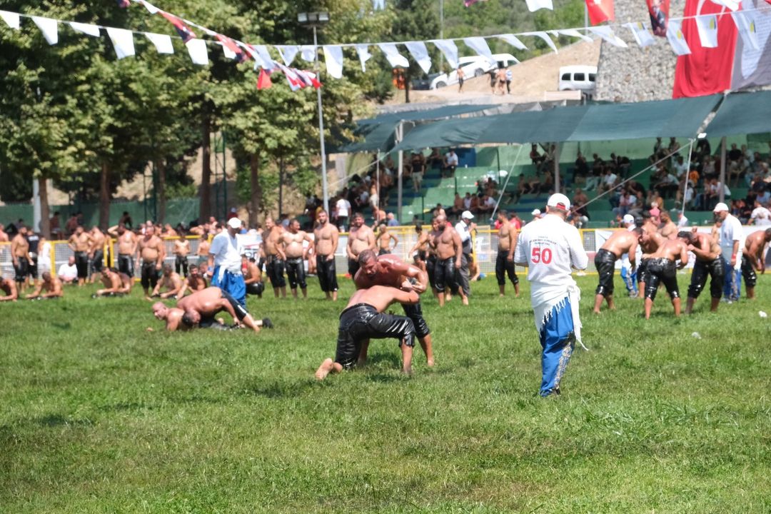 40. Geleneksel Karamürsel Yağlı Pehlivan Güreşlerine Katılım Sağlayarak, Tüm Sporcularımıza Başarılar Diledik. Güzel Organizasyon Için Karamürsel Belediyesi'ne Teşekkür Ederiz. (4)