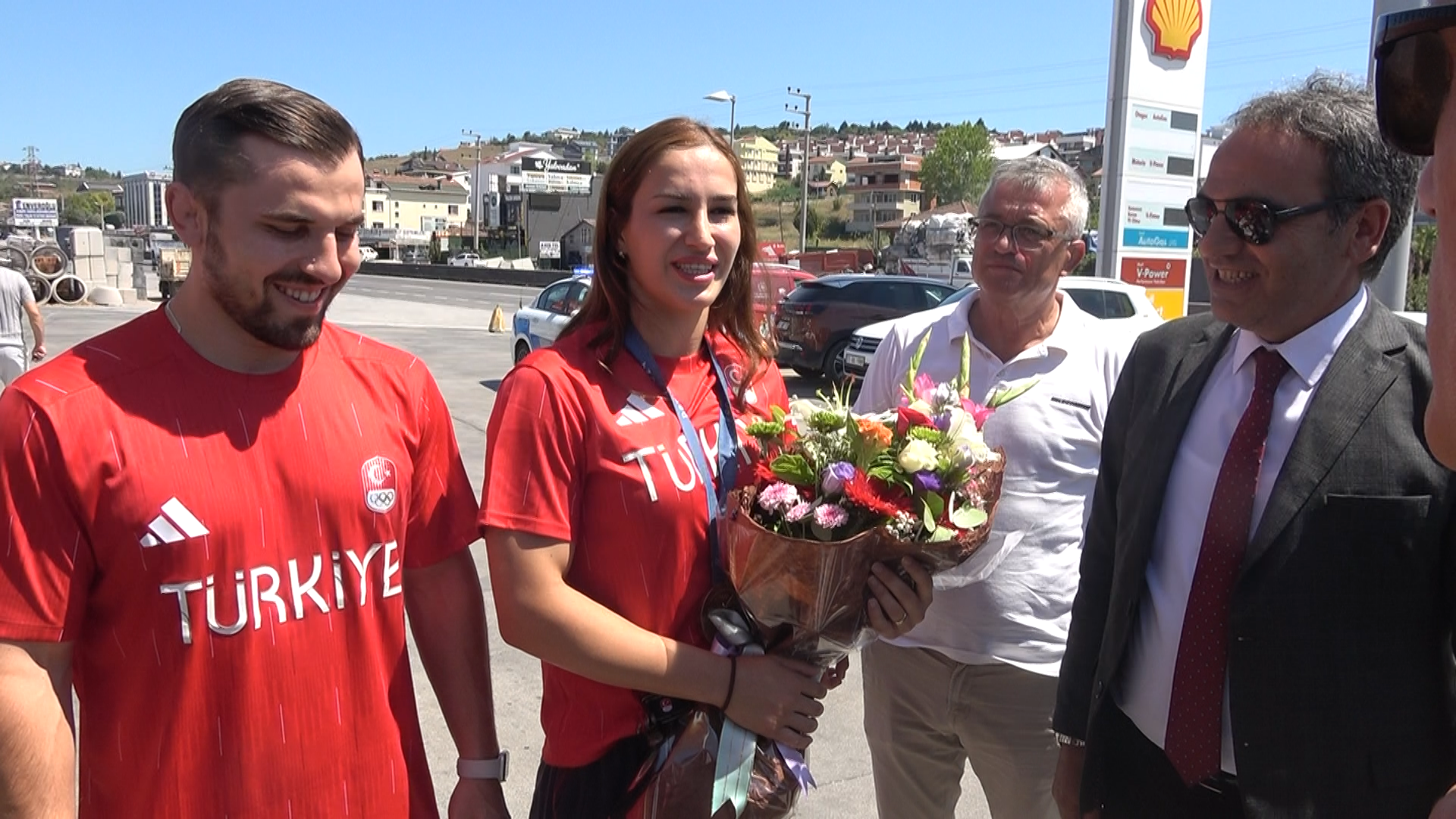 Yalova Ciftlikkoy Buse Tosun Kadin Guresci Olimpiyat Madalya Karsilama (5)