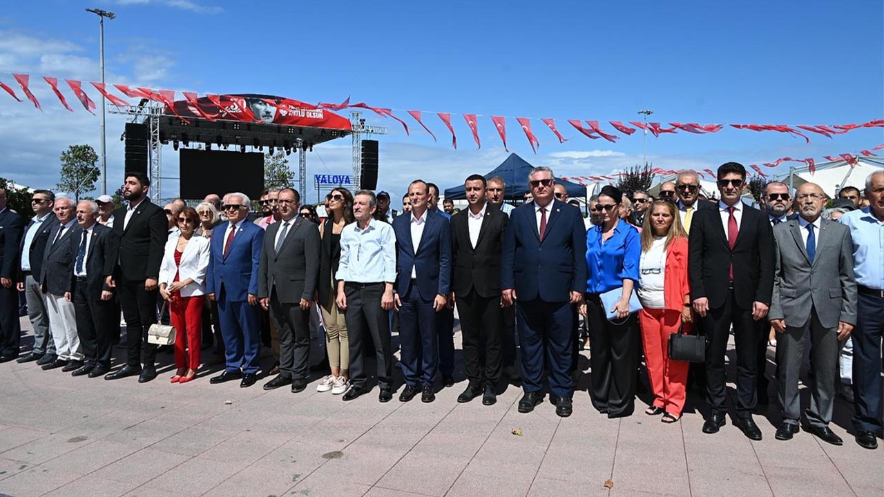 Yalova Chp Vekil Il Baskan Belediye Ilce 30 Agustos Zafer Bayram Kutlama Program Meydan Anit (6)