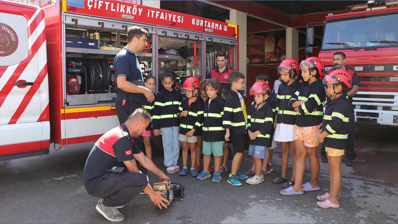 Yalova Ciftlikkoy Belediyesi Itfaiye Ozel Kurs Cocuk Ziyaret (3)