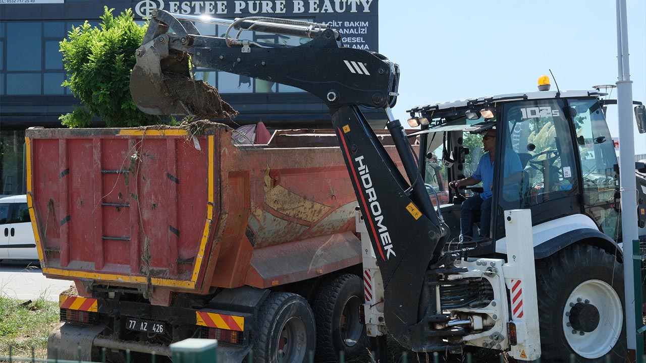 Yalova Ciftlikoy Belediye Temizlik Gacik Dere Islah Calisma (2)