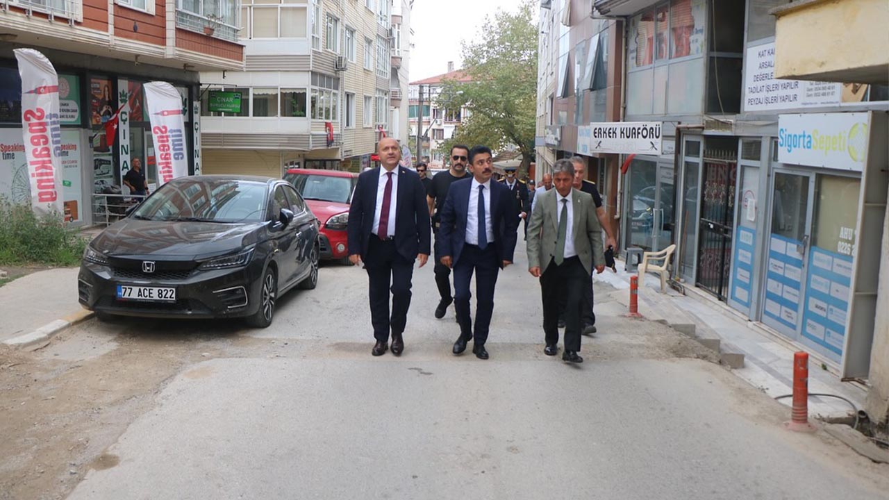 Yalova Cinarcik Belediye 30 Agustos Bayramlasma Toren (2)