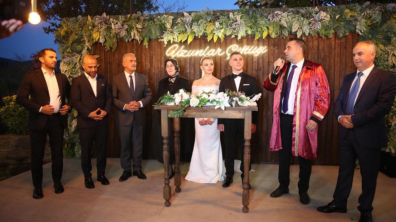 Yalova Kadikoy Belediye Baskan Yilmaz Tavsan Yegen Nikah (2)