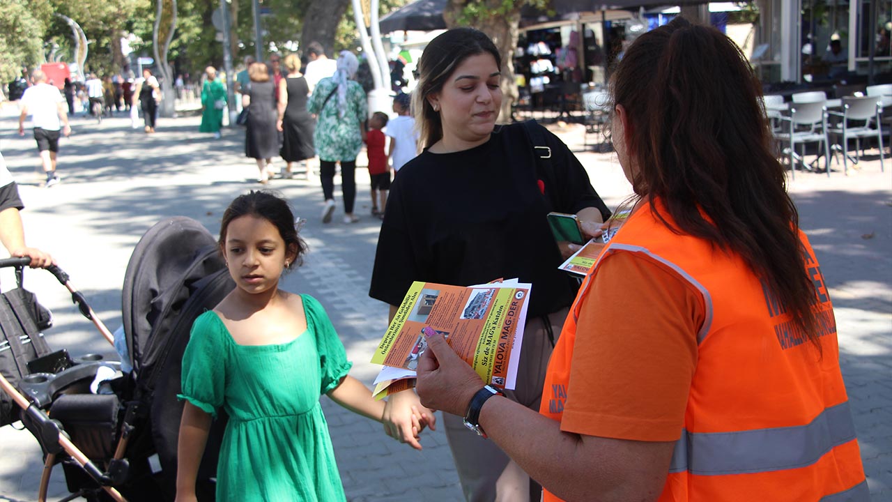 Yalova Mahalle Afet Gonulluleri Dernek Gazipasa Brosur Dagitim Vatandas (3)