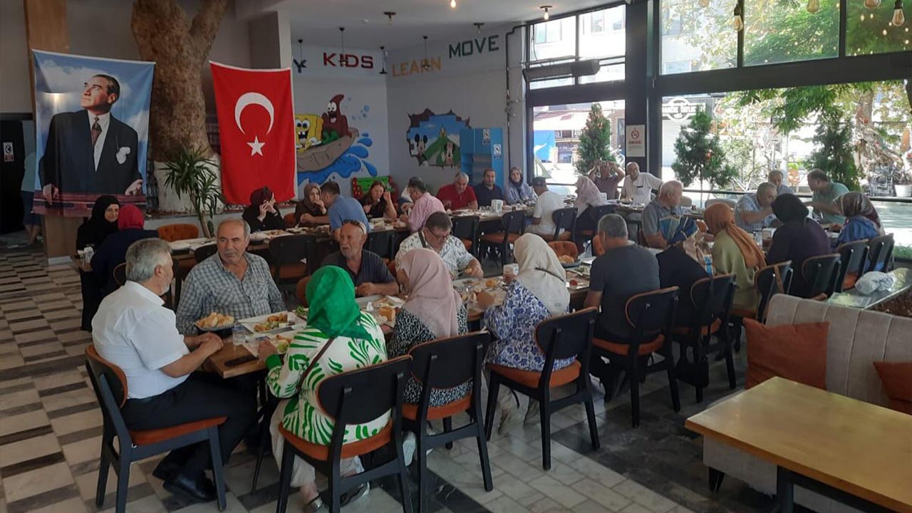 Yalova Sgk Emekli Yil Cinarcik Gezi Kahvalti (1)