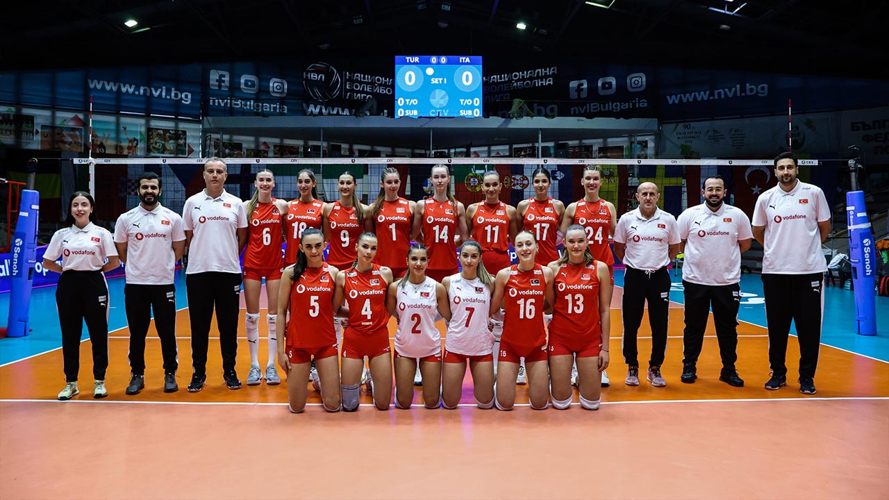 Yalova Eylul Durgun Avrupa Sampiyonu Voleybol Milli Takim (6)