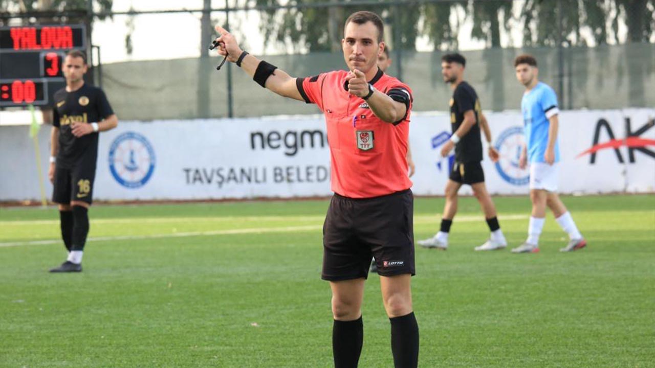 Yalova Tugay Kaan Numanoglu Sok Hakem Futbol (1)-1