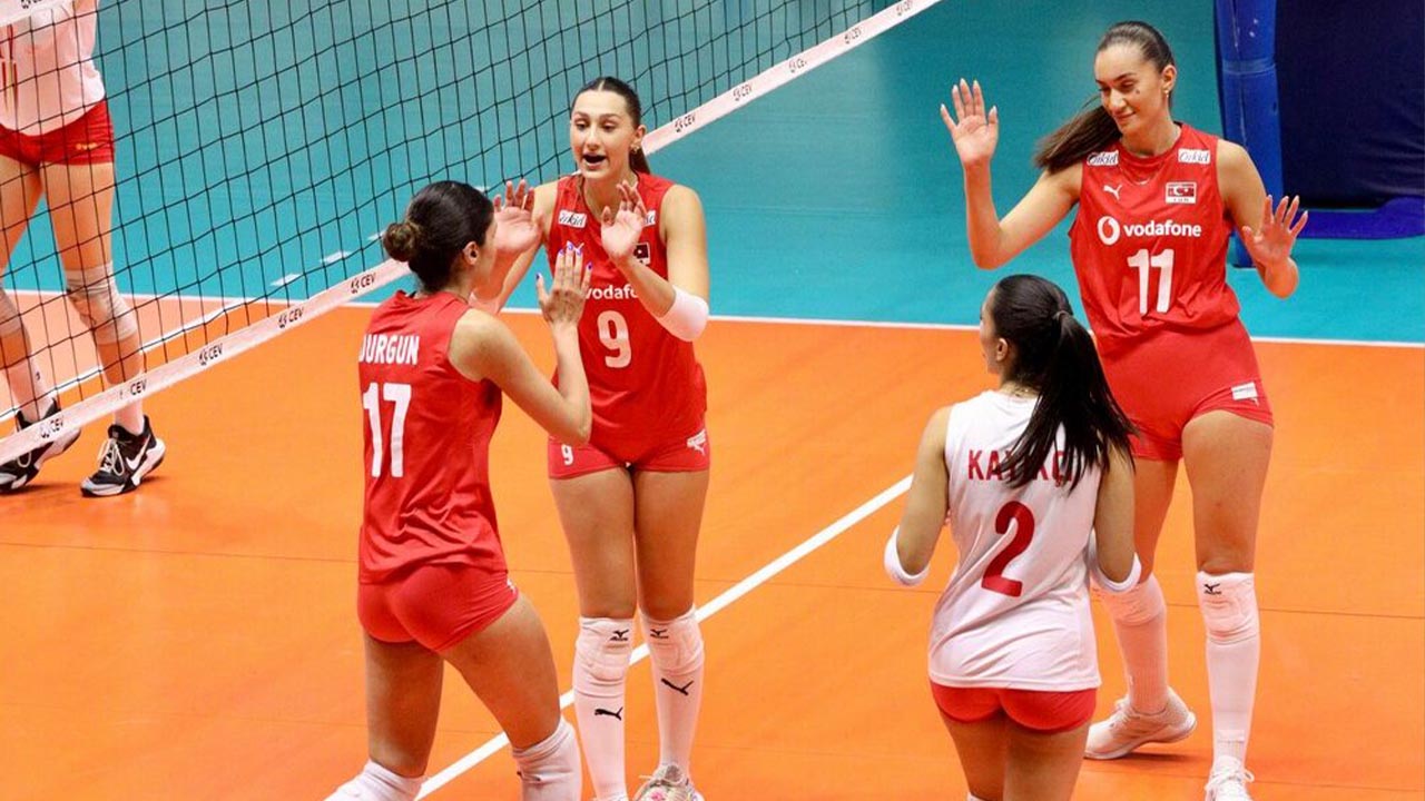 Yalova Voleybol Eylul Durgun Irlanda Avrupa Sampiyonu Mac (1)