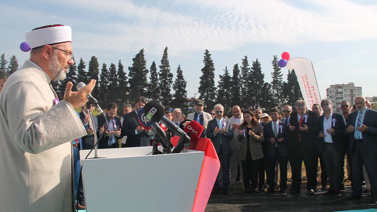 Yalova Aronya Festival Diyanet Isleri Baskan Val Kurum Kurulus Temsilci Ataturk Bahce Festival Acilis Kortej Yuruyus (11)