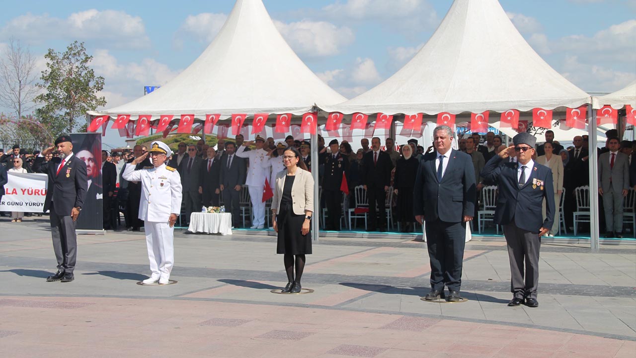 Yalova Gazi Gun Anma Toren Meydan Asker Vali Belediye Baskan Haber Gazete Manset (14)