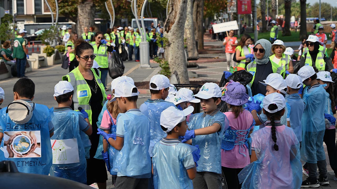 Yalova Dunya Temilik Gun Vali Belediye Baskan Cocuk (1)-1