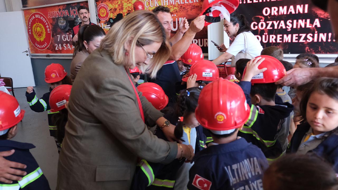 Yalova Altinova Belediye Baskan Yasemin Fazlaca Itfaiye Haftasi Kutlama (2)