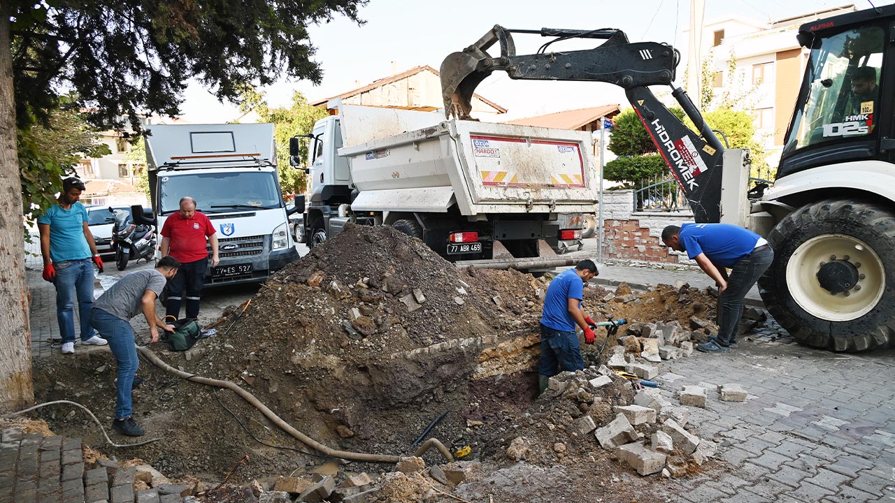 Yalova Belediye Su Hat Tamirat Ekip (4)