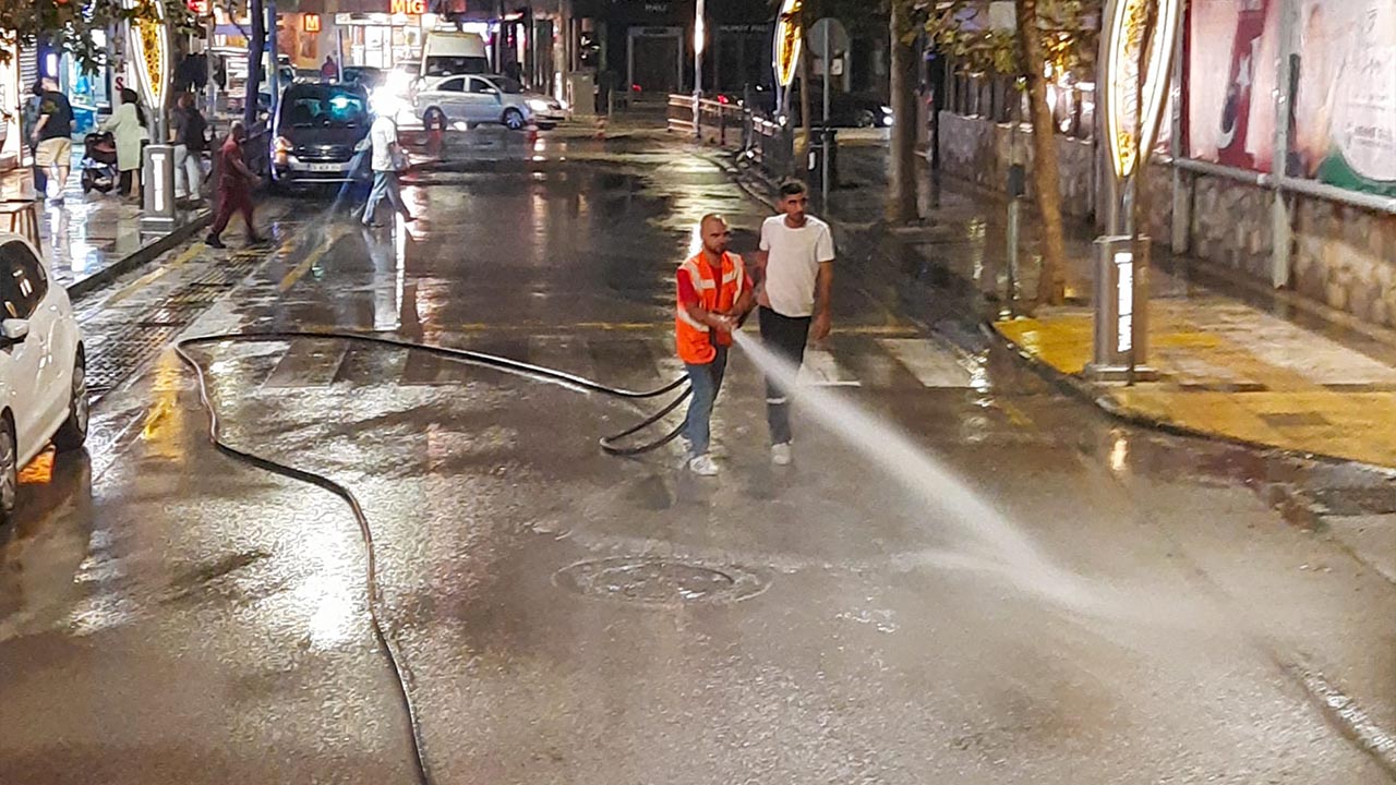 Yalova Belediye Temizlik Cadde Sokak Cop (4)