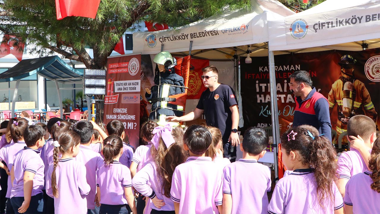 Yalova Ciftlikkoy Belediye Itfaiye Mudurluk Ogrenci Stant (1)