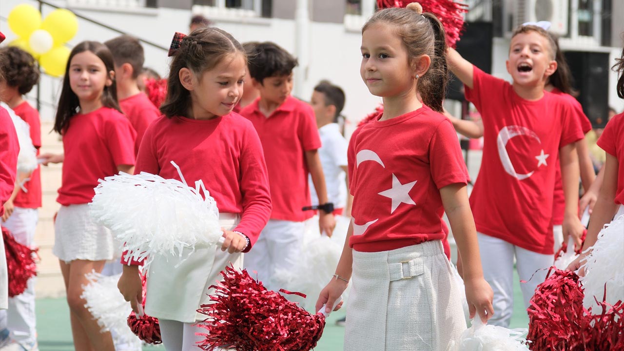 Yalova Ciftlikkoy Belediye Yeni Egitim Ogretim Yil Okul Ogrenci Gosteri (5)