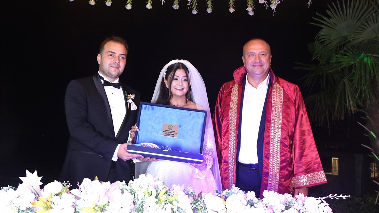 Yalova Cinarcık Belediye Baskan Genc Ciftler Nikah Toren (6)