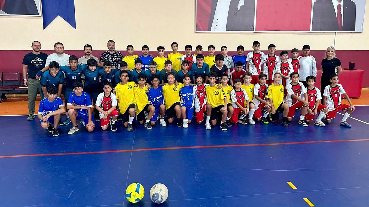 Yalova Cinarcik Ilce Milli Egitim Ortaokul Futsal Turnuva (2)