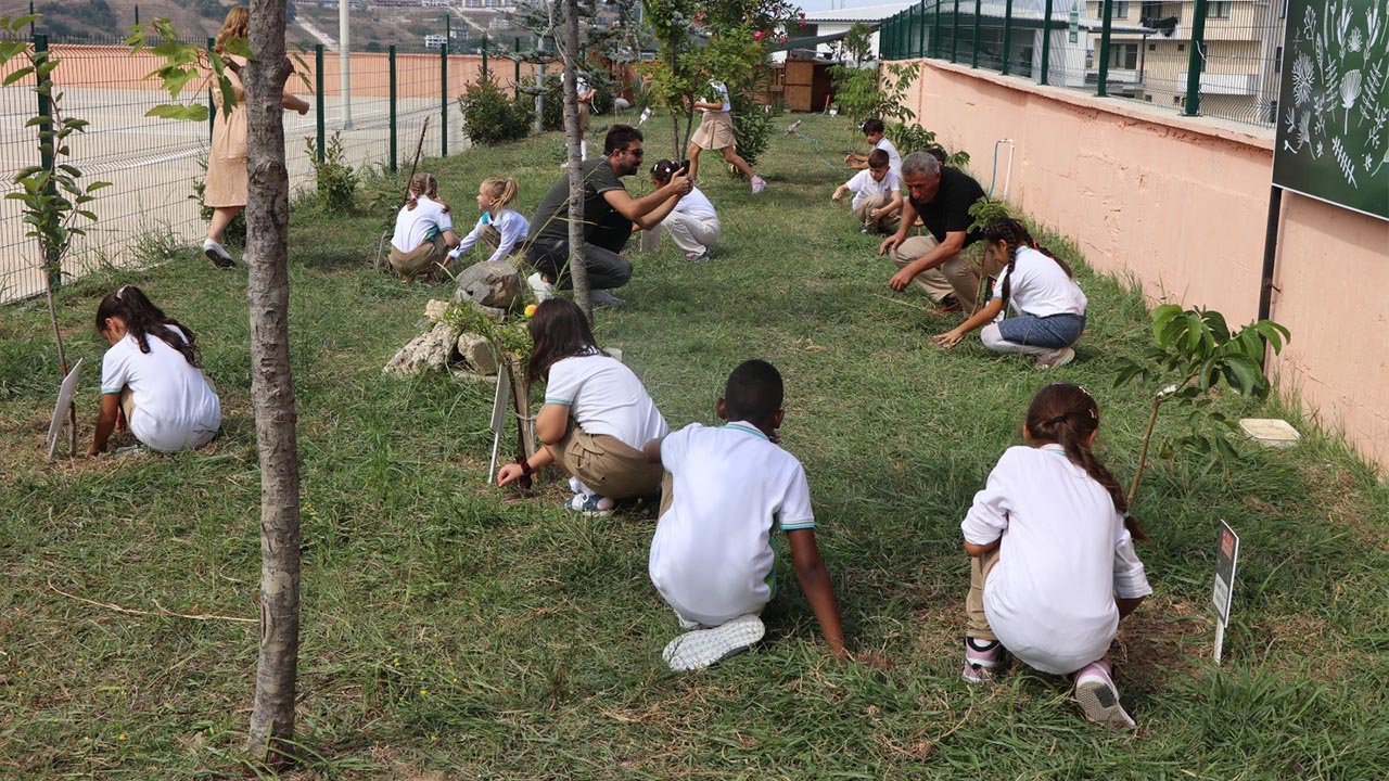 Yalova Ilkokul Sebze Ciftlik Minik Ogrenci Hasat (6)