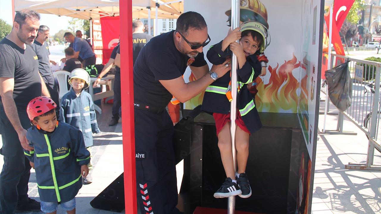 Yalova Itfaiye Haftasi Minik Cocuk Parkur Eglence Ogrenme (7)