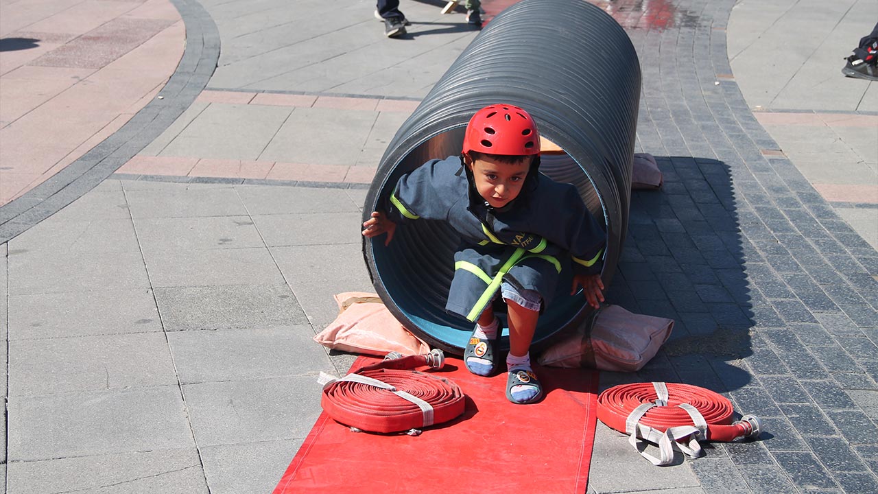 Yalova Itfaiye Haftasi Minik Cocuk Parkur Eglence Ogrenme (9)