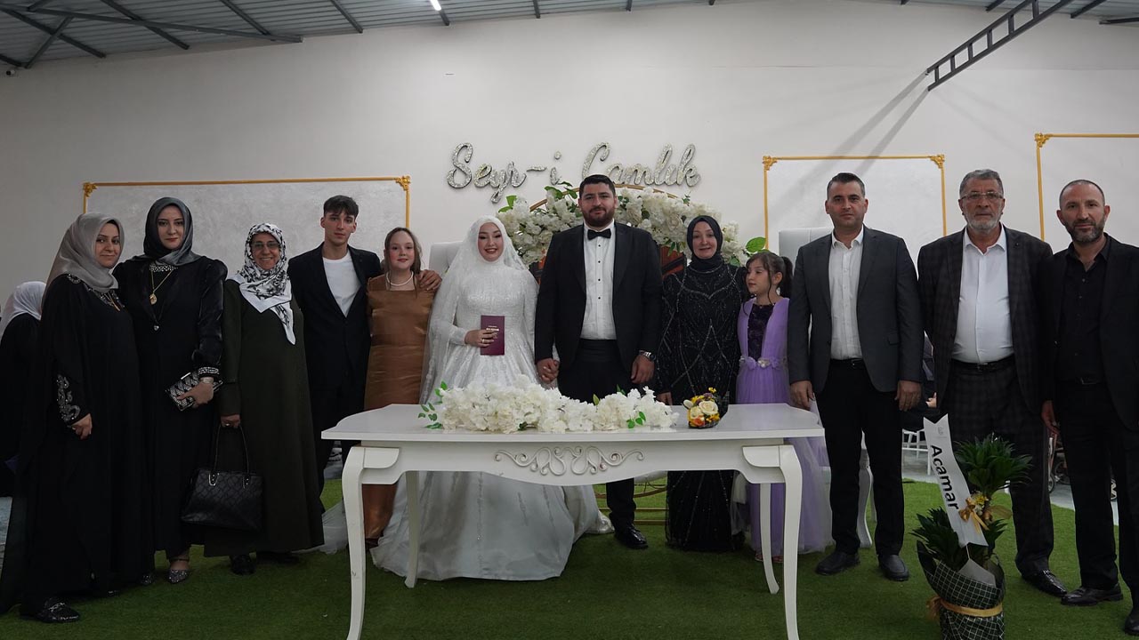 Yalova Kadikoy Belediye Baskan Nikah Toren (4)