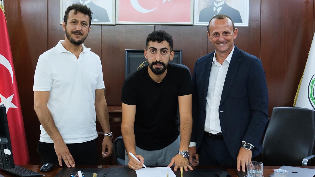 Yalova Ciftlikkoy Belediyespor Futbolcu Teknik Direktor Sozlesme Imzalama (4)