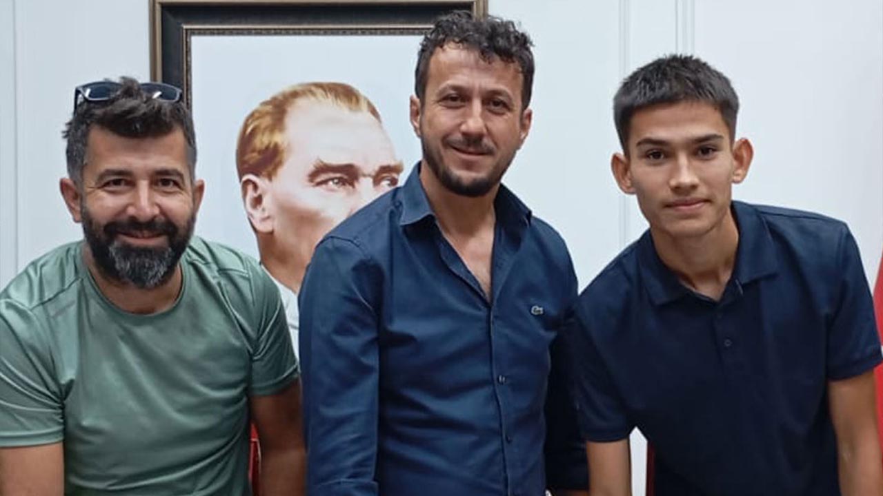 Yalova Murat Gulbaba Batuhan Arac Ciftlikkoy Futbol (2)