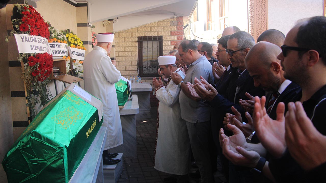 Yalova Chp Cuhadar Aile Cenaze Toren Bakan Protokol Katilim (4)