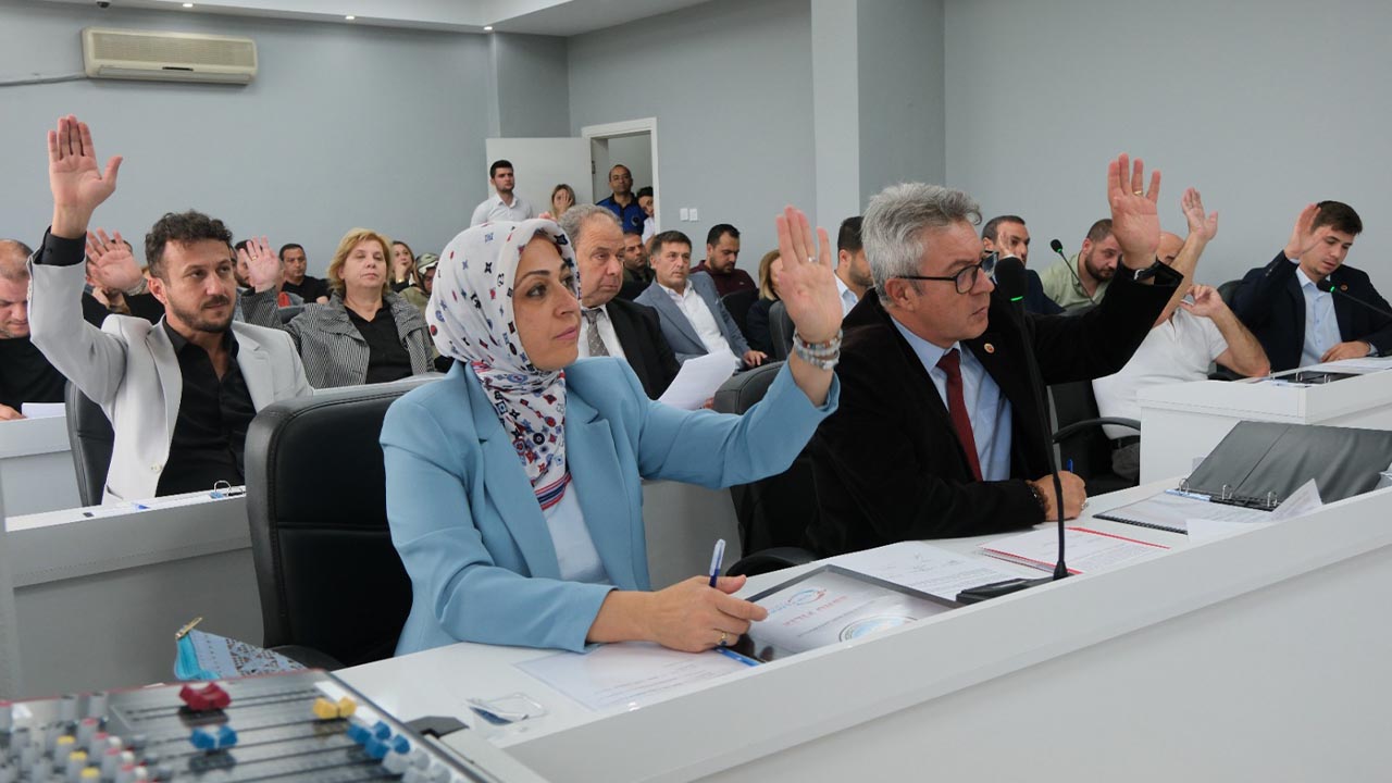 Yalova Ciftlikkoy Belediye Istanbul Kadikoy Kardes Ekim Ayi Meclis (1)