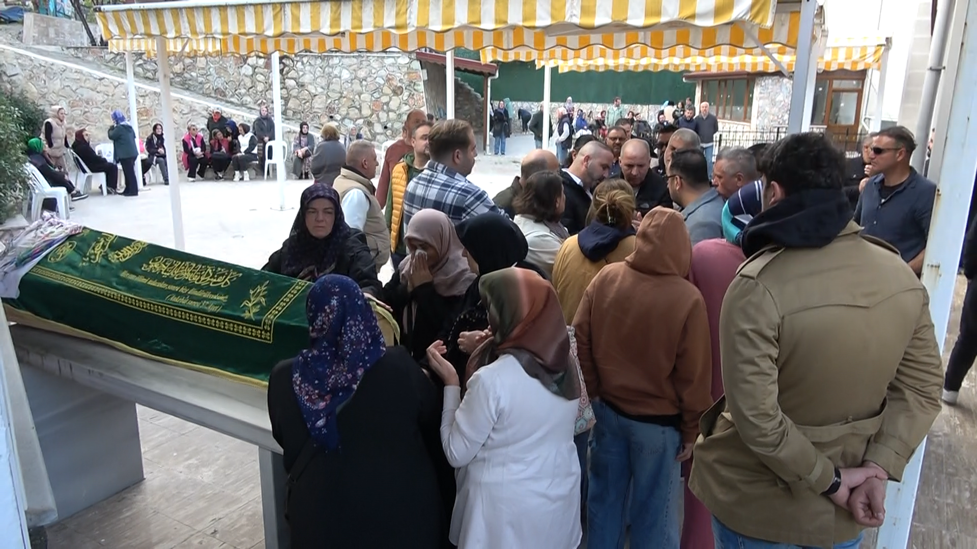 Yalova Ciftlikkoy Termal Kadin Girisimci Vahsice Olum Cenaze Toren (4)