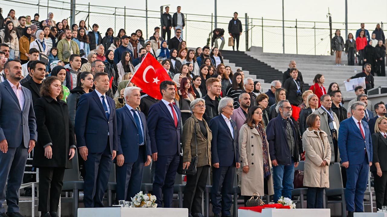 Yalova Ulusal Belgesel Film Festival Acilis Program Kortej Yuruyus Konusmalar Haber Gazete (2)