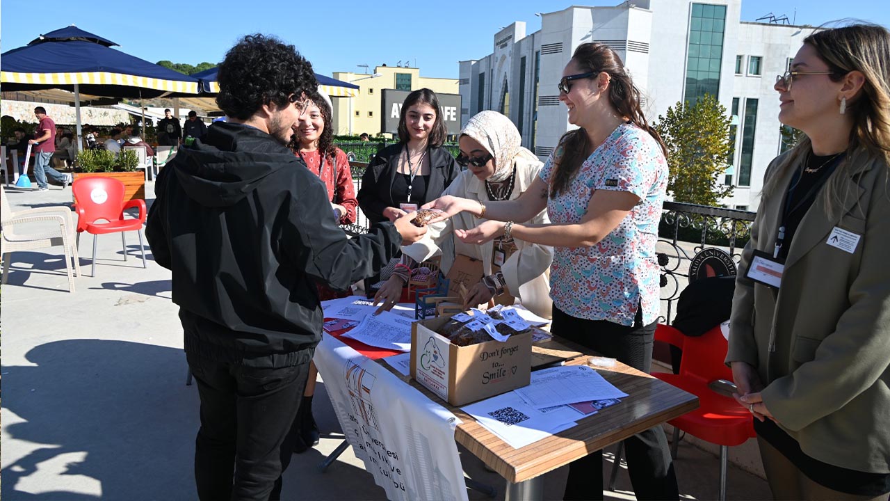 Yalova Belediye Universite Ogrenci Kedi Mama Dagitim (2)