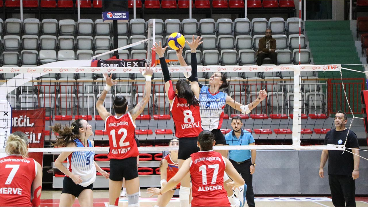 Yalova Bursa Nilufer Ciftlikky Belediyespor Kadin Voleybl Lig Galibiyet (2)