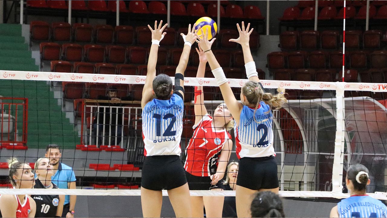 Yalova Bursa Nilufer Ciftlikky Belediyespor Kadin Voleybl Lig Galibiyet (5)