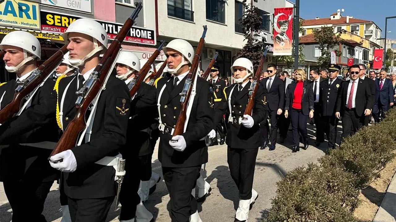 Yalova Tavsanli Belediye Cumhuriyet Bayram Cosku (4)