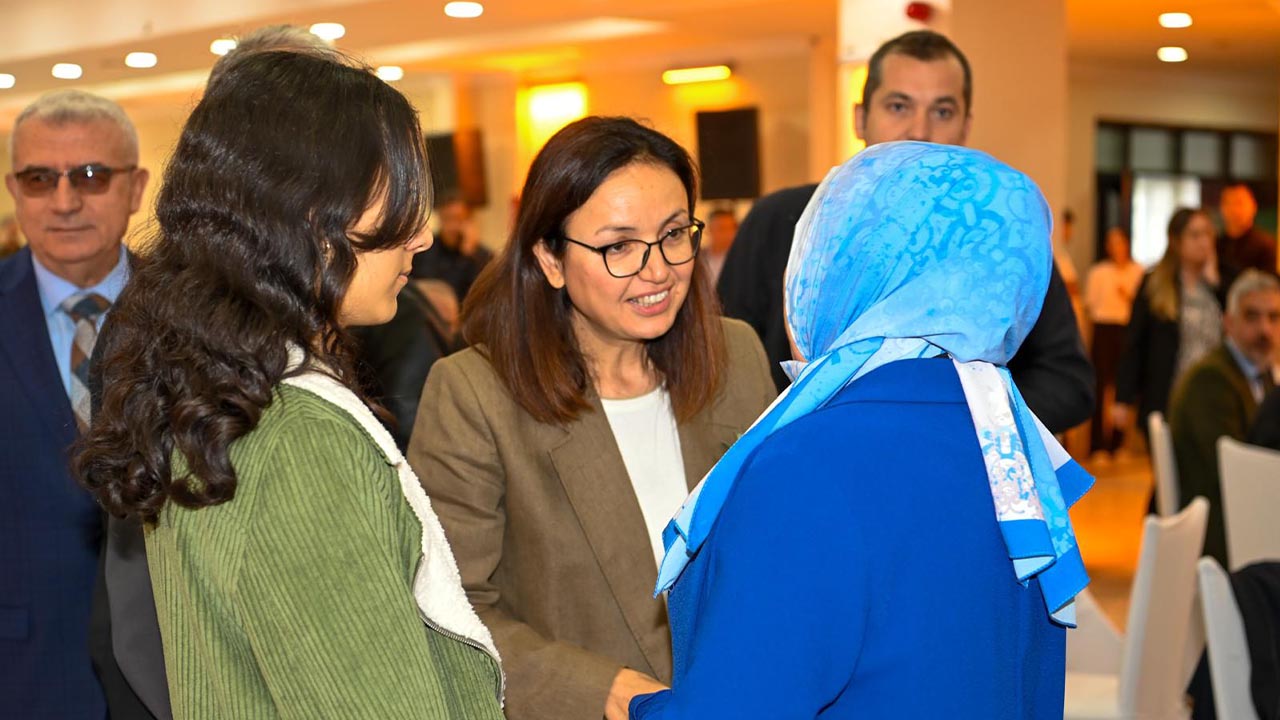 Yalova Vali Muhtar Akademi Muhtarlar Günü (4)