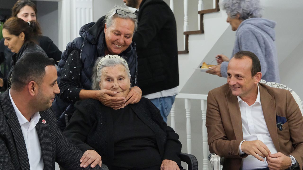 Yalova Ciftlikkoy Belediye Baskan Chp Ilce Kadin Dunya Yasli Gun Ziyaret (3)