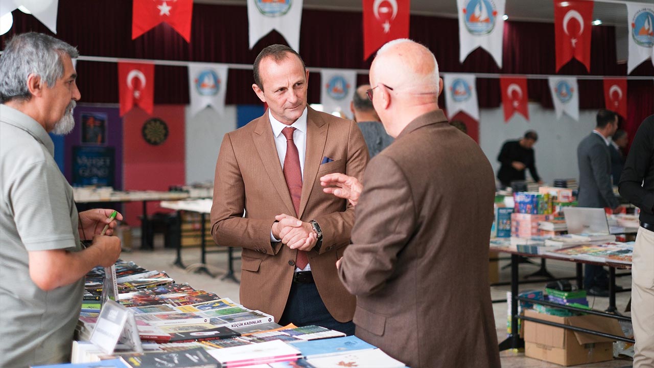 Yalova Ciftlikkoy Belediye Kitap Gunleri Ziyaret(9)