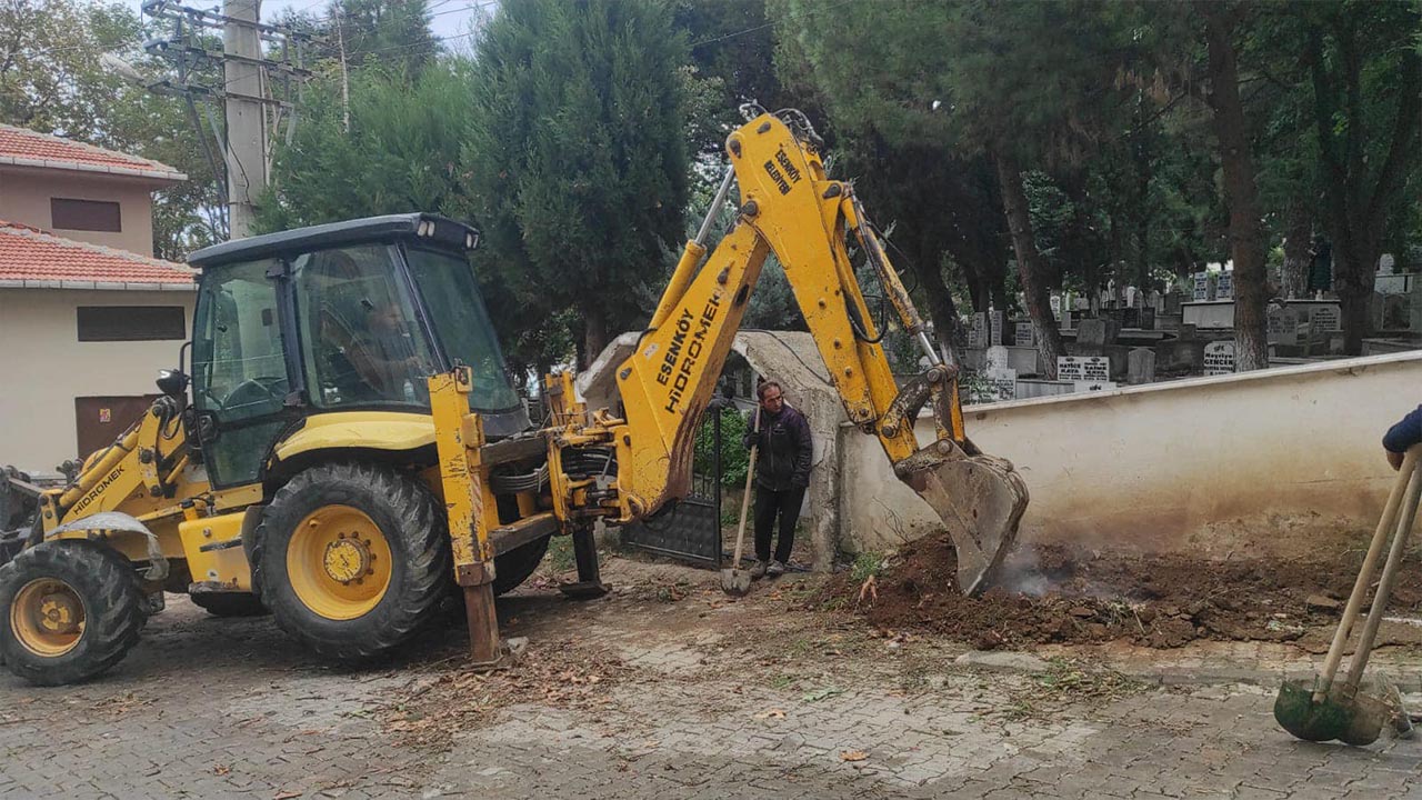 Yalova Esenkoy Mezarlik Temizlik Agac Budama (2)