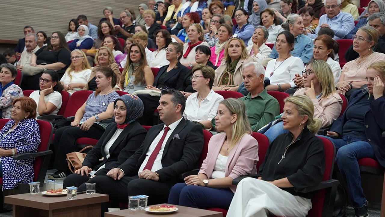 Yalova Kadikoy Belediye Dunya Kiz Cocuklari Gun Ayse Kulin Soylesi (4)