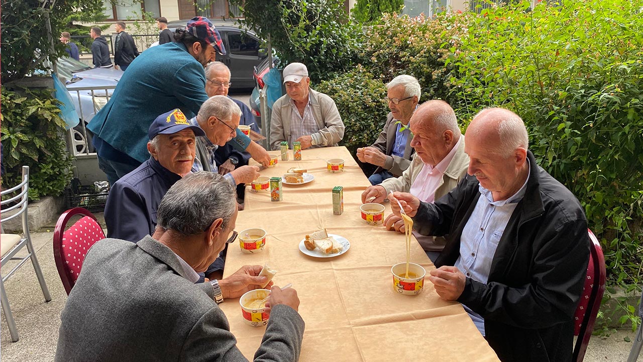 Yalova Rizeliler Dernek Muhlama Etkinlik Turkiye Muharip Gaziler Dernegi Ziyafet (2)