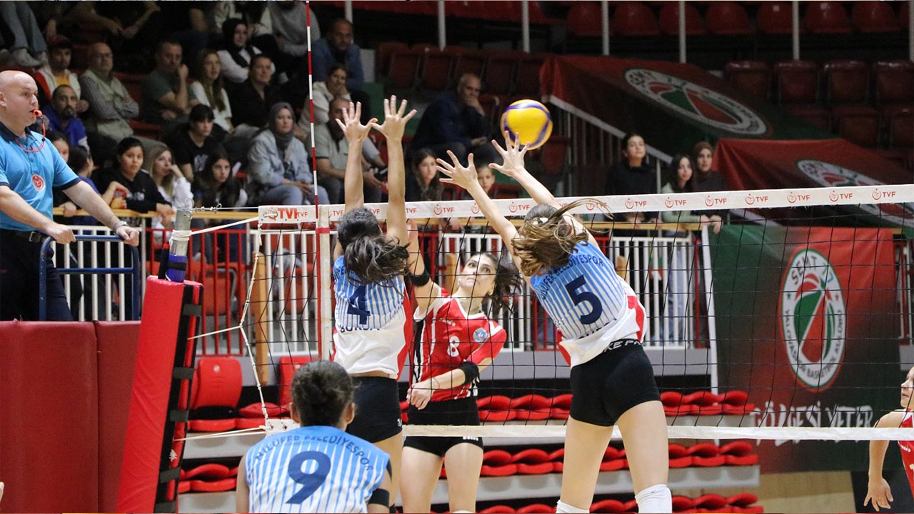 Yalova Ciftlikkoy Voleybol Sultan Uludag (3)